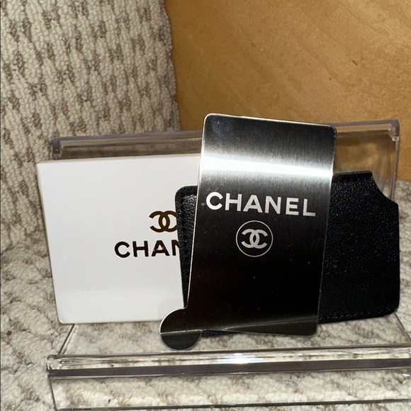 Chanel Black Mirror/card Holder - Picture 2 of 4